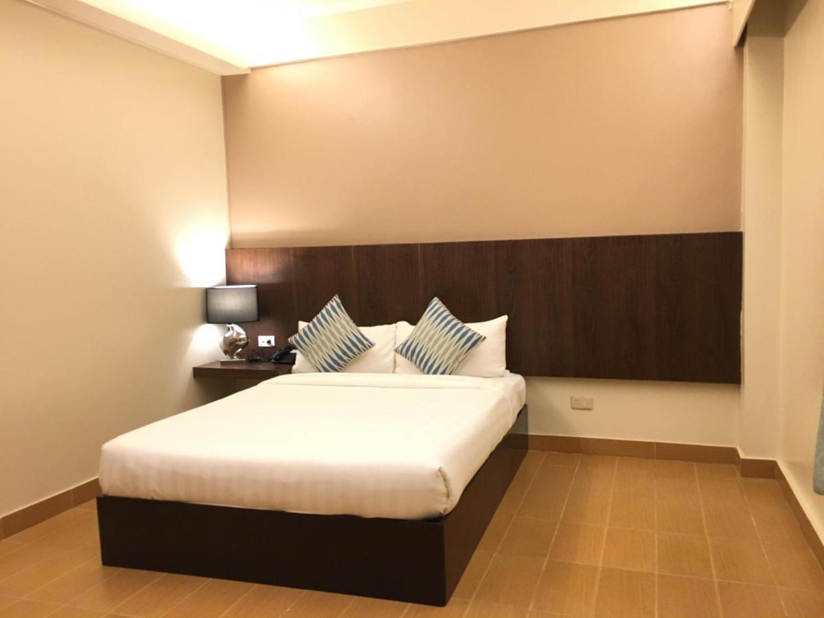 Eon Centennial Resort Hotel & Waterpark Iloilo City Exterior foto